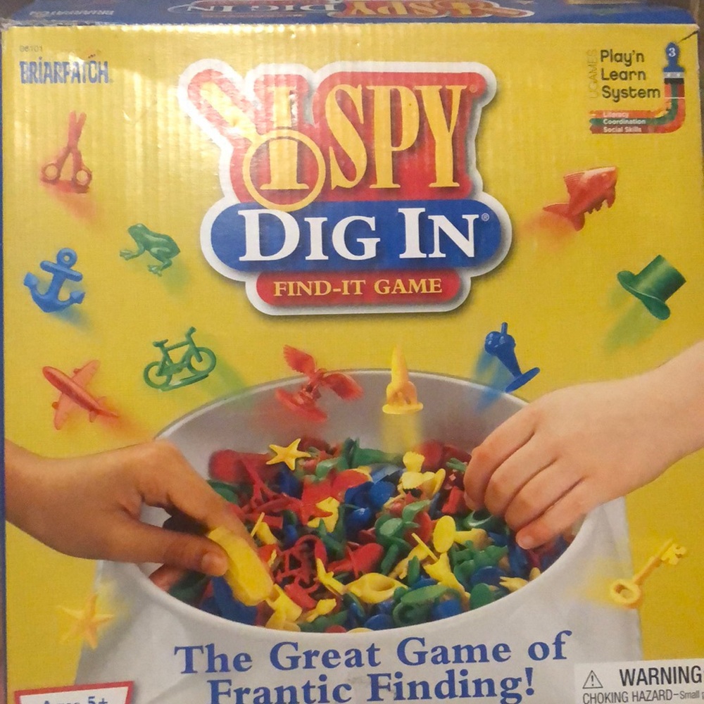 I spy dig in find-it game